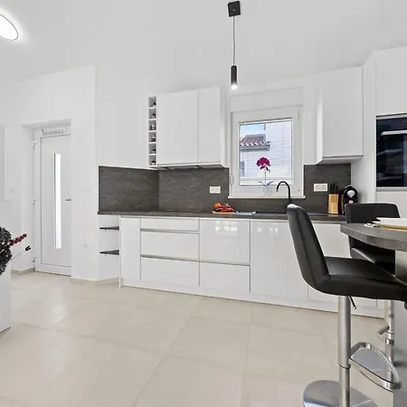 Apartment, 100m From The Appartamento