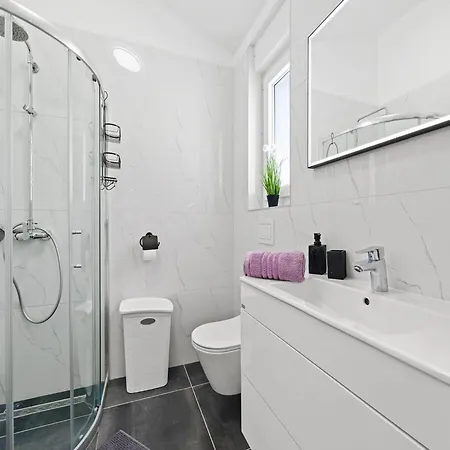 Appartamento Apartment, 100m From The *