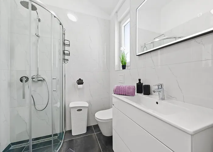 Appartement Apartment, 100m From The *