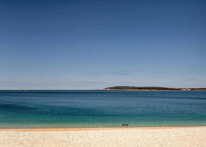 Apartment, 100m From The Appartement Peroj