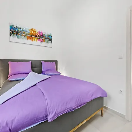 Apartment, 100m From The Lägenhet Peroj
